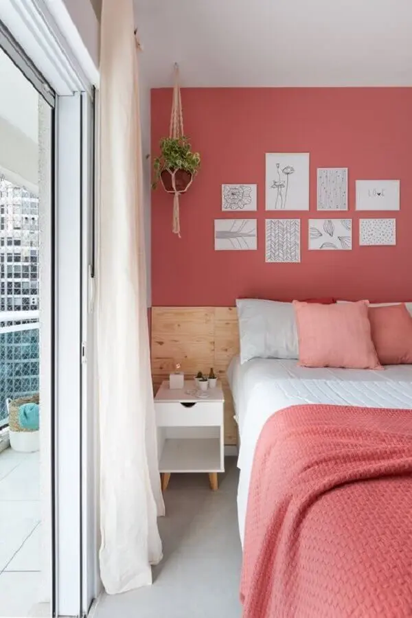 cabeceira de madeira para decoração de quarto de solteiro feminino rosa Foto Apartamento 203