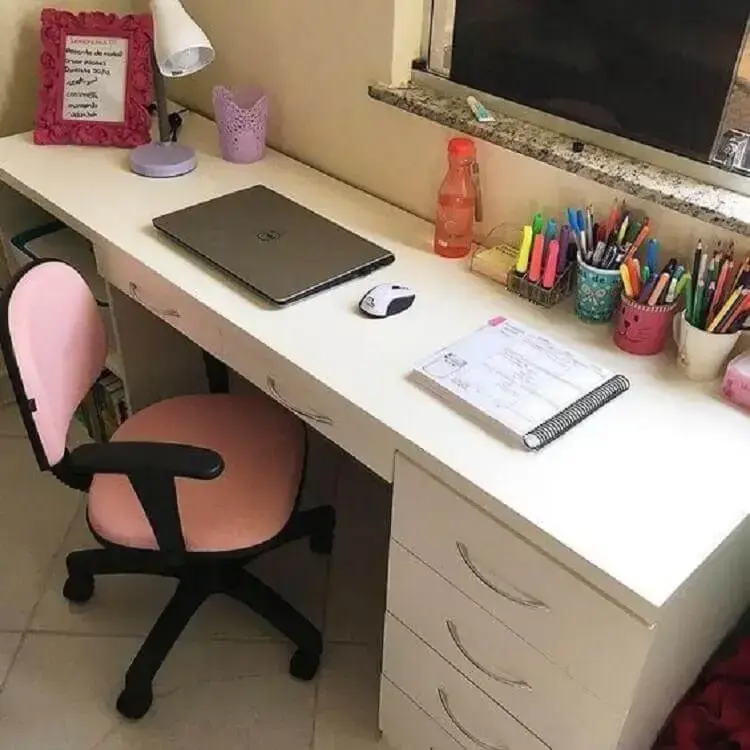 cadeira de escritório rosa simples Foto Pinterest