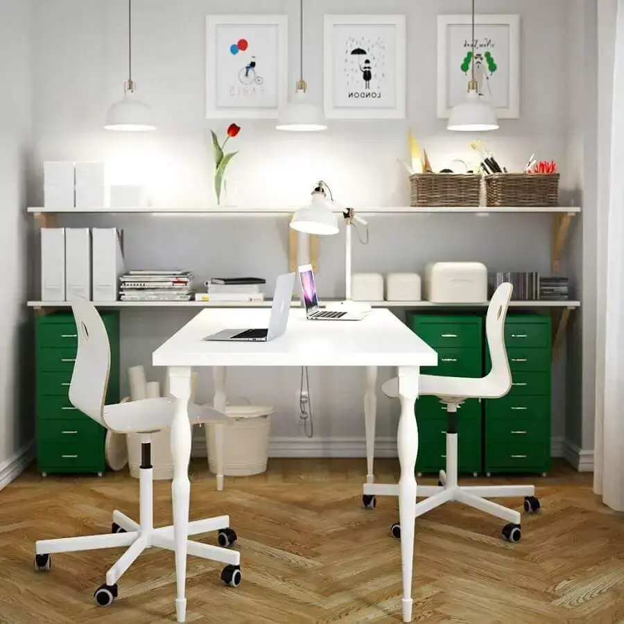 cadeira de escritório sem braço simples com rodinhas Foto Pinterest