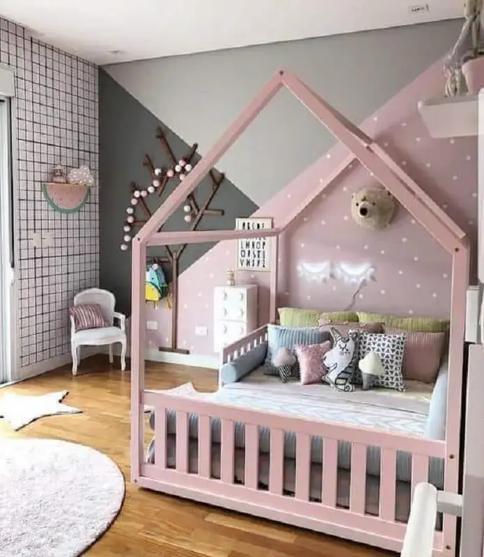 cama casinha rosa para decoração de quarto unicórnio moderno Foto Arquiteta Karla Araújo