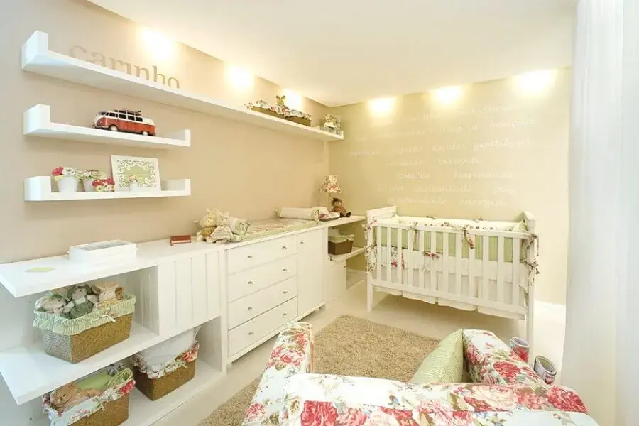 cores neutras para decoração de quarto de bebê planejado feminino Foto Sou Mãe