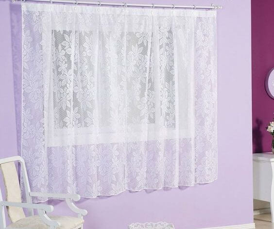 Use cortinas de renda em ambientes femininos e delicados