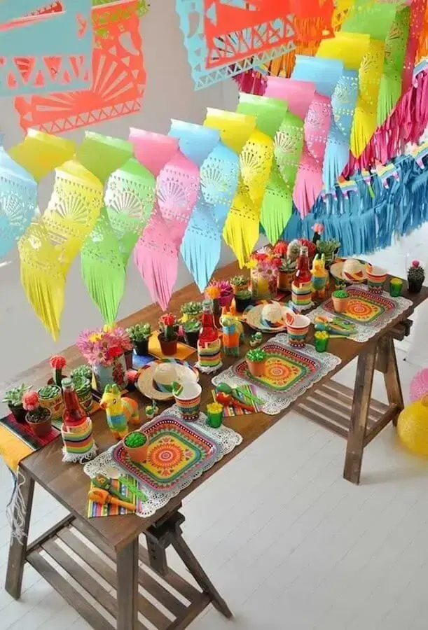 decoração colorida para festa mexicana Foto Pinterest
