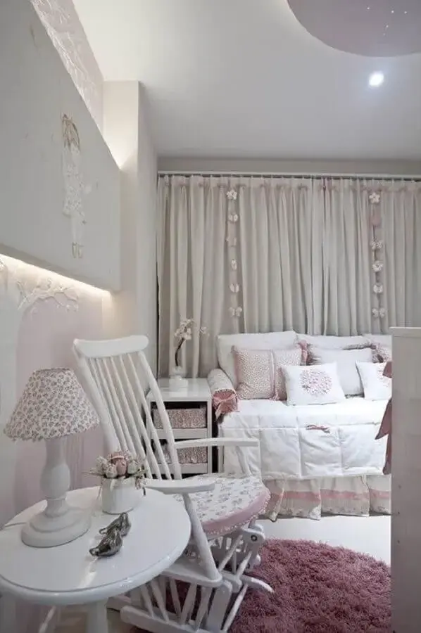 decoração com abajur para quarto de bebê menina Foto Pinterest