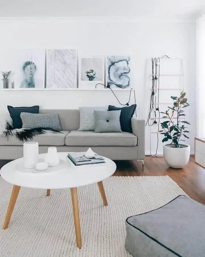 decoração com sofá cinza para sala minimalista Foto Pinterest