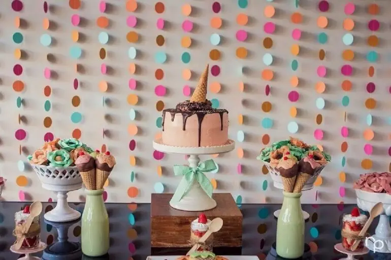 decoração de festa infantil simples com tema sorvete Foto Tudo Ela