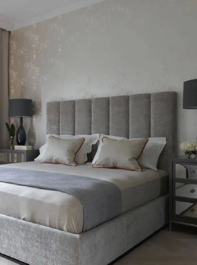 decoração de quarto com cabeceira casal cinza estofada Foto Futurist Architecture