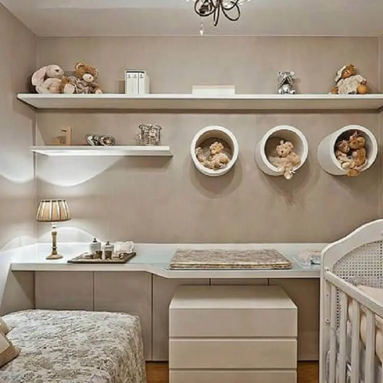 decoração em tons neutros para quarto de bebê planejado com nichos redondos Foto Sou Mãe