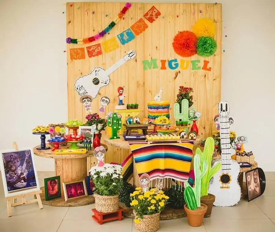 decoração festa mexicana infantil com painel de madeira Foto Clappy Festas