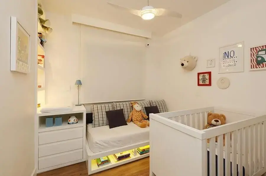 decoração quarto de bebê planejado simples todo branco Foto Casa 2 Arquitetos