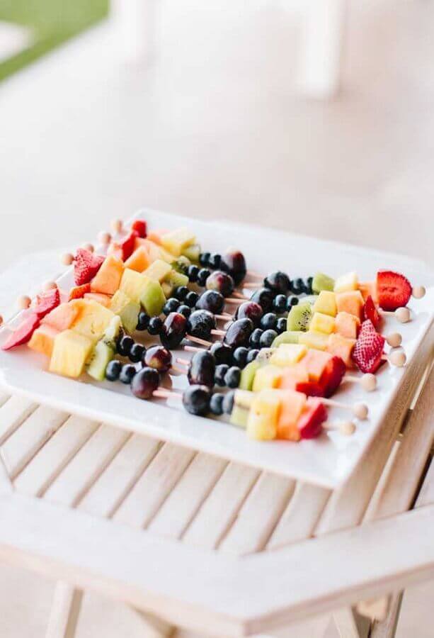 espetinhos de frutas para festa infantil simples Foto Pinterest