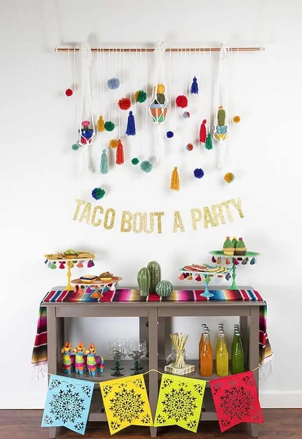 festa mexicana com decoração simples Foto Pinterest