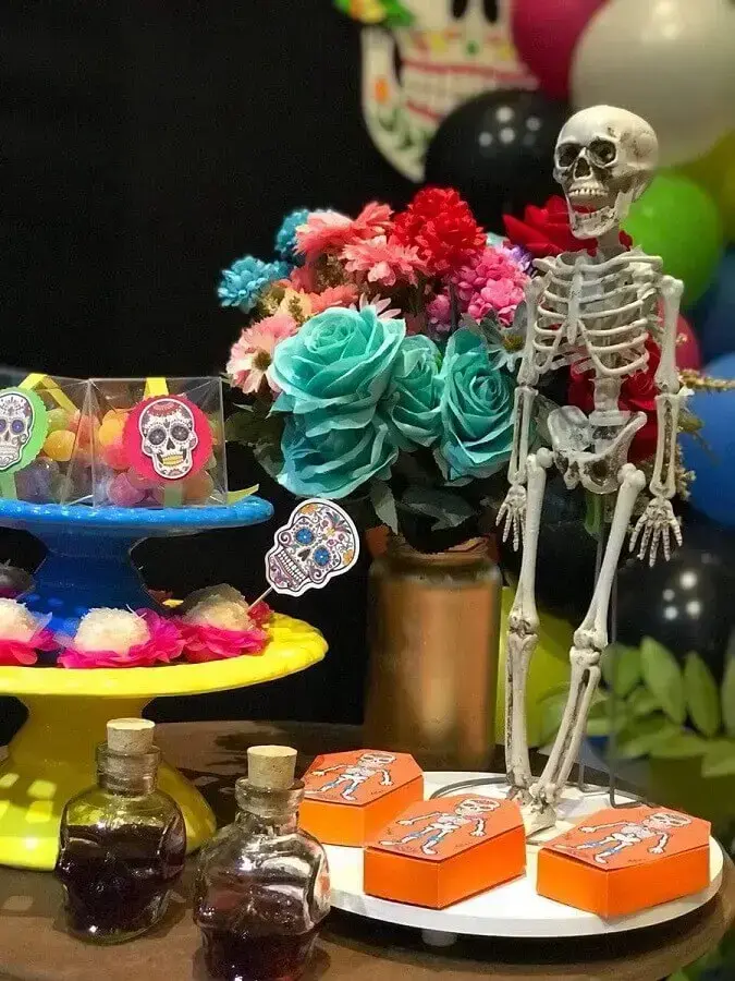 ideias para decoração de mesa de festa caveira mexicana Foto Pinterest