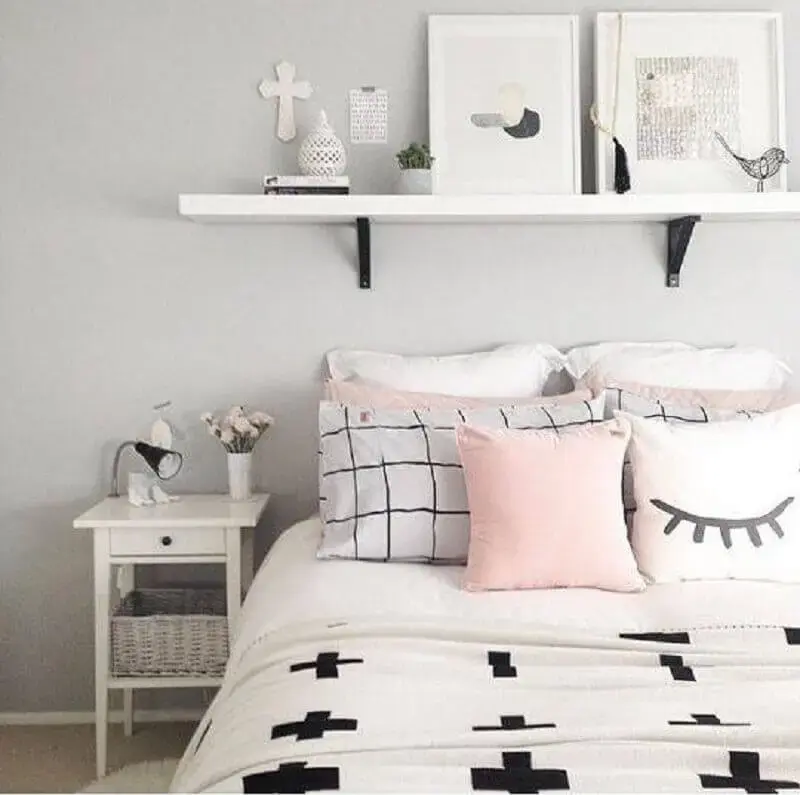 quartos bonitos tumblr decorado com várias almofadas Foto Pinterest