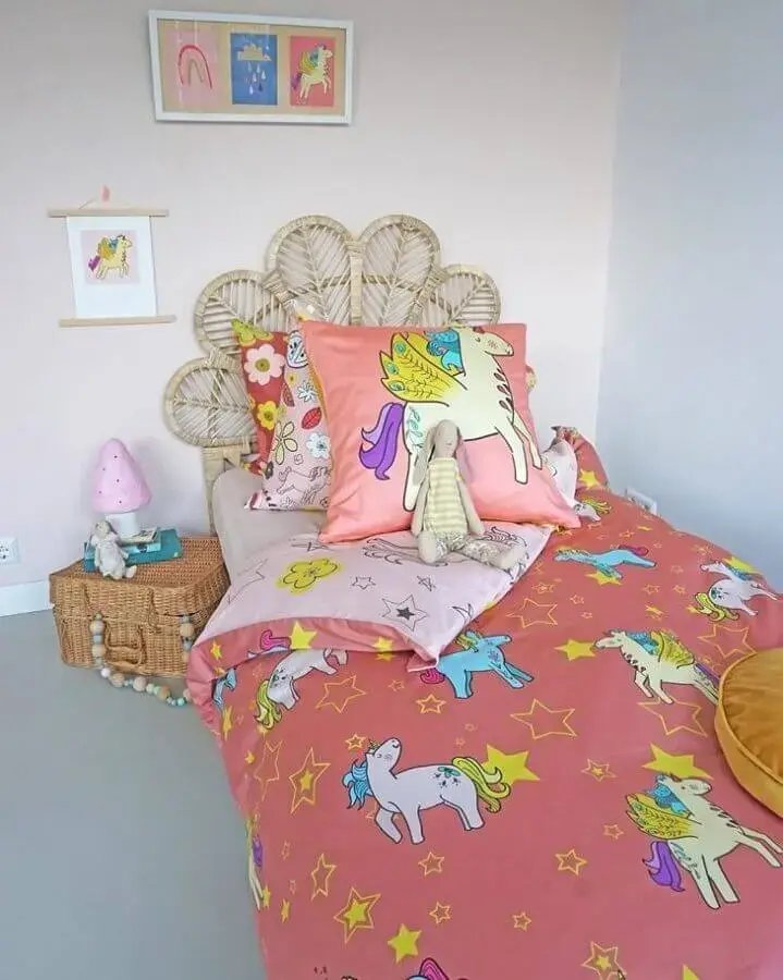 roupa de cama para decoração de quarto de unicórnio simples Foto Moozle Home