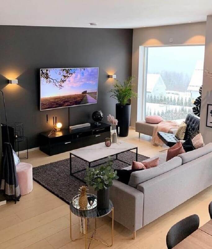 sala de estar decorada com tapete e parede na cor cinza chumbo Foto Pinterest