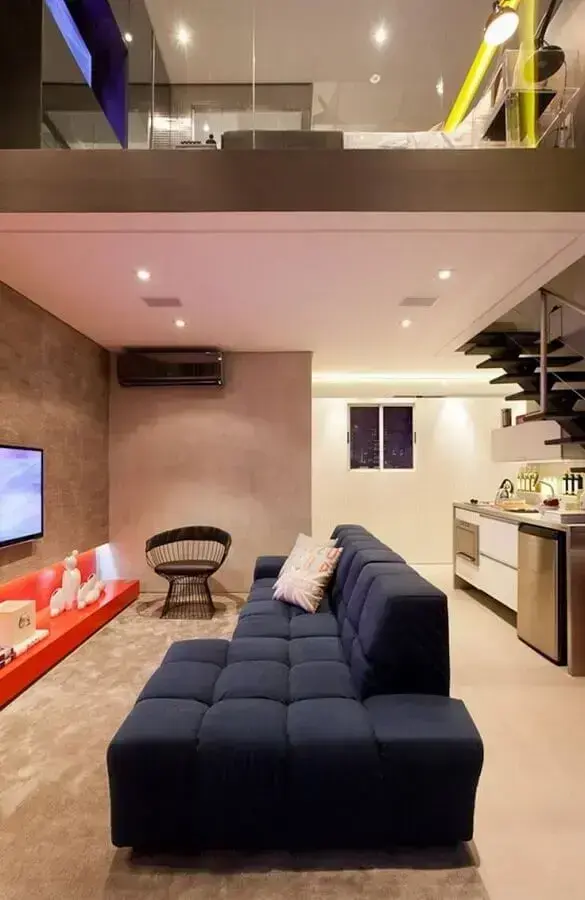 sala moderna decorada com sofá modular azul marinho Foto Casa de Valentina