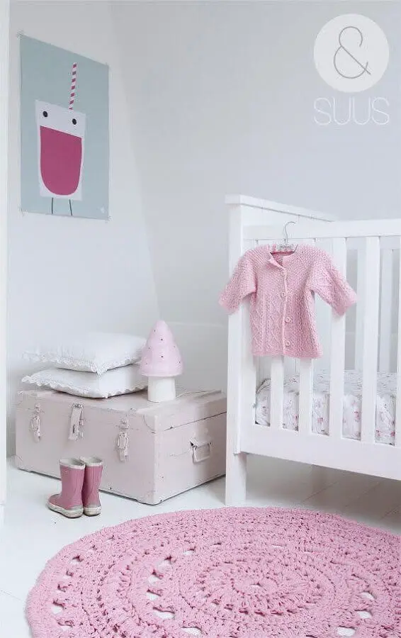 tapete de crochê para quarto de bebê feminino branco e rosa Foto Archzine