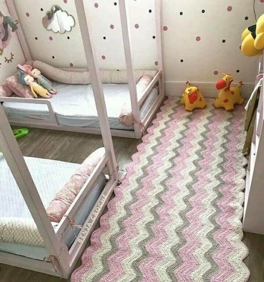 tapete de crochê para quarto infantil com cama casinha Foto Pinterest