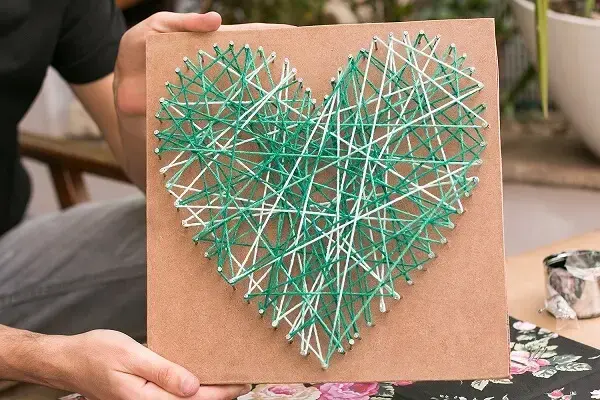 String art com desenho de coração