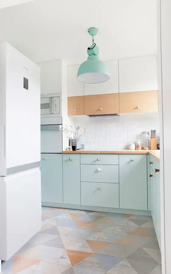 decoração clean com piso colorido para cozinha verde menta e branca Foto Ideias Decor