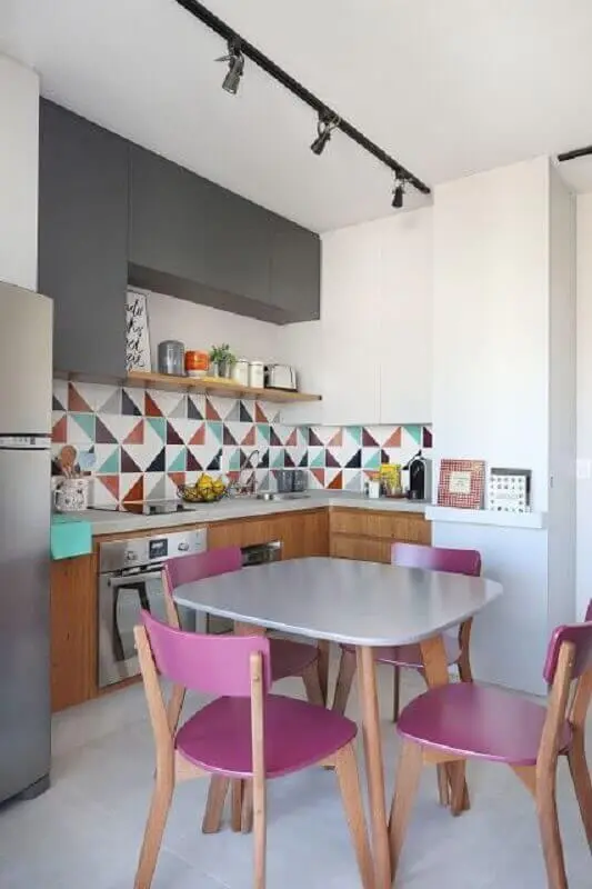 decoração colorida com faixa para cozinha moderna Foto Jeito de Casa