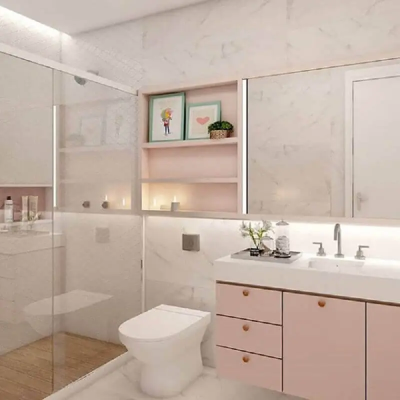 decoração de banheiro planejado na cor rosa pastel e branco Foto Gramho