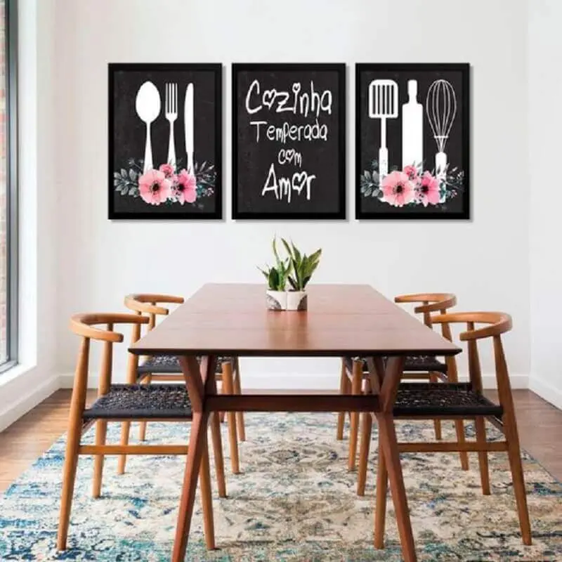 decoração quadros com frases para sala de jantar com mesa de madeira Foto Pinterest