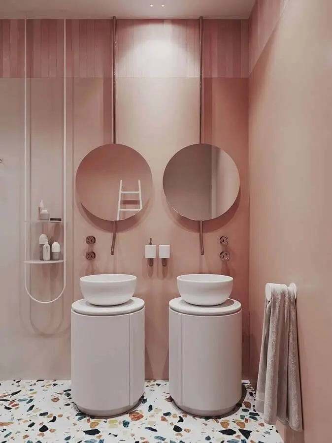 decoração rosa pastel para banheiro moderno com piso colorido Foto Pinterest
