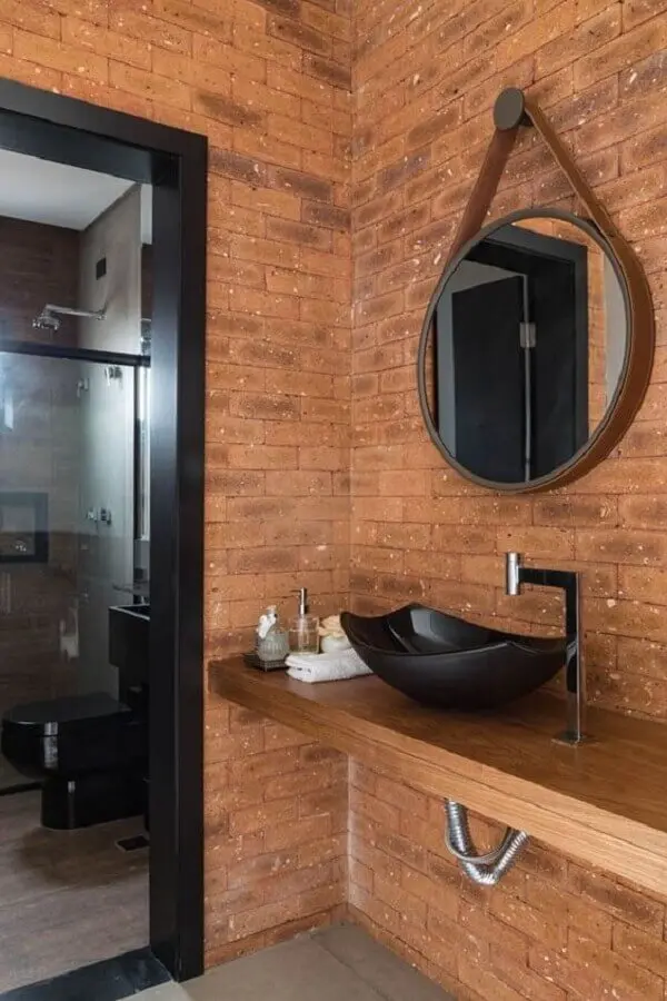 parede de tijolo à vista para decoração de banheiro rústico com cuba preta Foto Pinterest