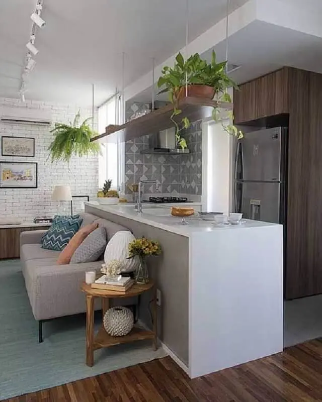 prateleira suspensa teto para decoração de cozinha integrada com sala de estar Foto Sua Decoração