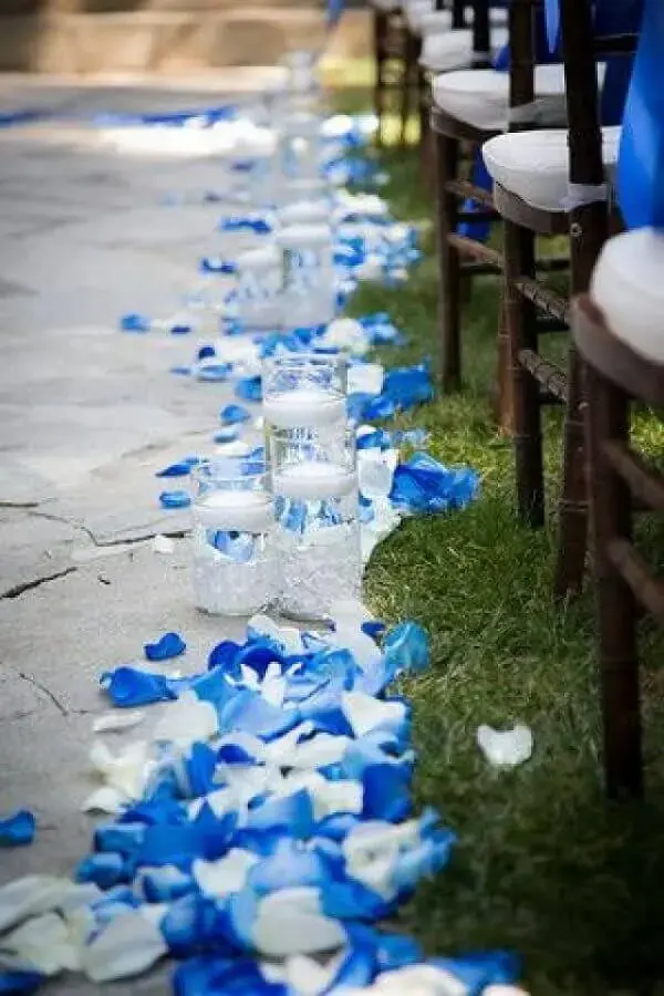 pétalas de flores para decoração de casamento azul Foto Meu Casamento