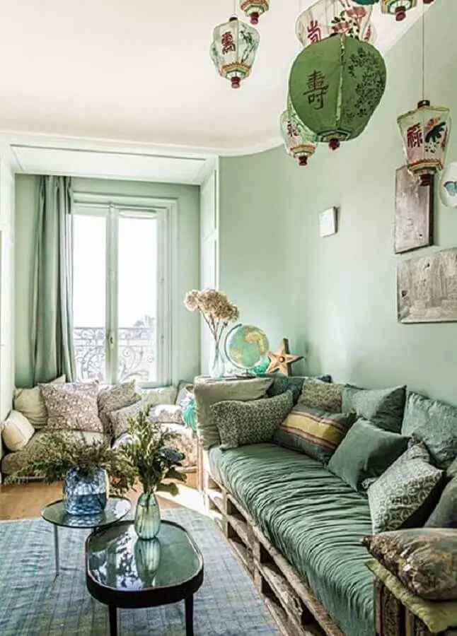 sofá de pallet para decoração de sala verde clara Foto Simples Decoração