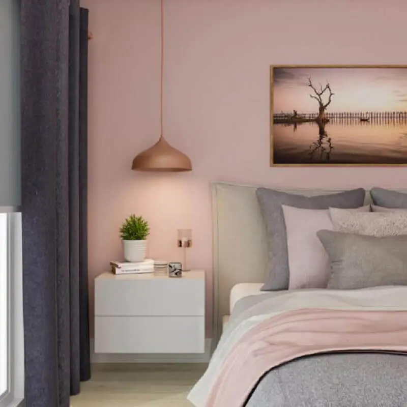 tinta rosa pastel para decoração de quarto de casal moderno com criado mudo espenso e cortina cinza Foto Pinterest