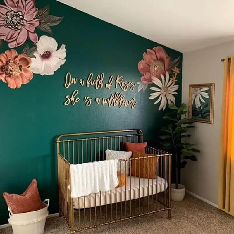 tinta verde esmeralda para parede de quarto de bebê simples Foto Pinterest