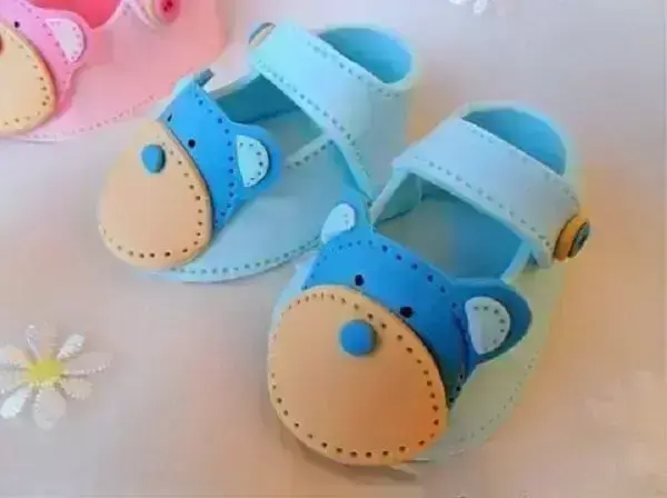 EVA baby tea souvenir in shoe shape is pure cute
