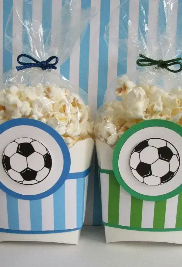 Popcorn is a versatile and cheap souvenir to deliver at the end of the party