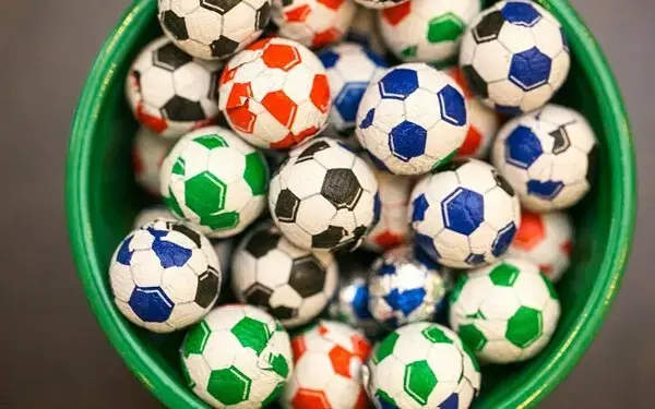 Chocolate balls are ideas for football theme party