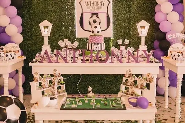 Decoração de festa tema futebol para meninas