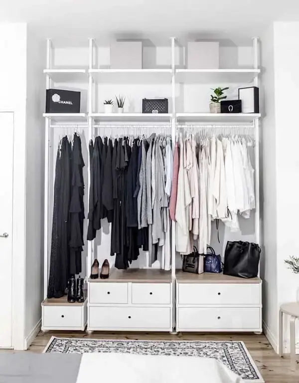 O closet melhora a estética e a organização do seu quarto