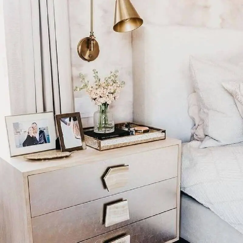 abajur de parede cobre para decoração de quarto de casal branco Foto Pinterest