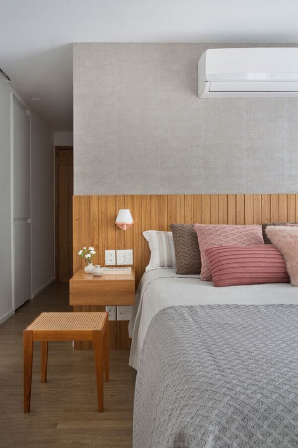 almofadas para cama de casal com cabeceira de madeira Foto Casa de Valentina