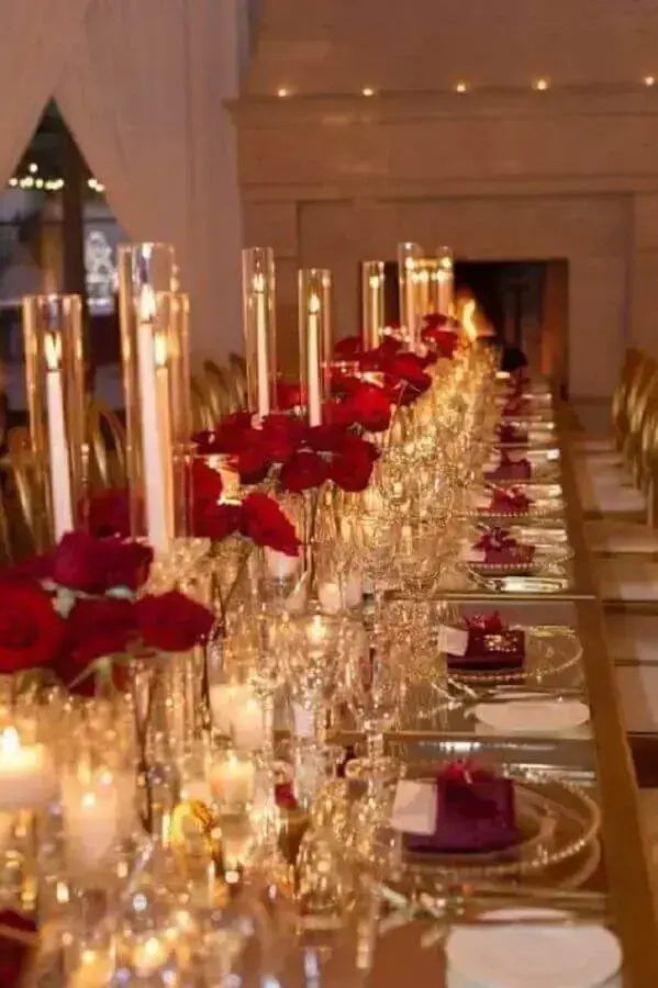 decoração bodas de cristal sofisticada com velas e flores vermelhas Foto Pinterest