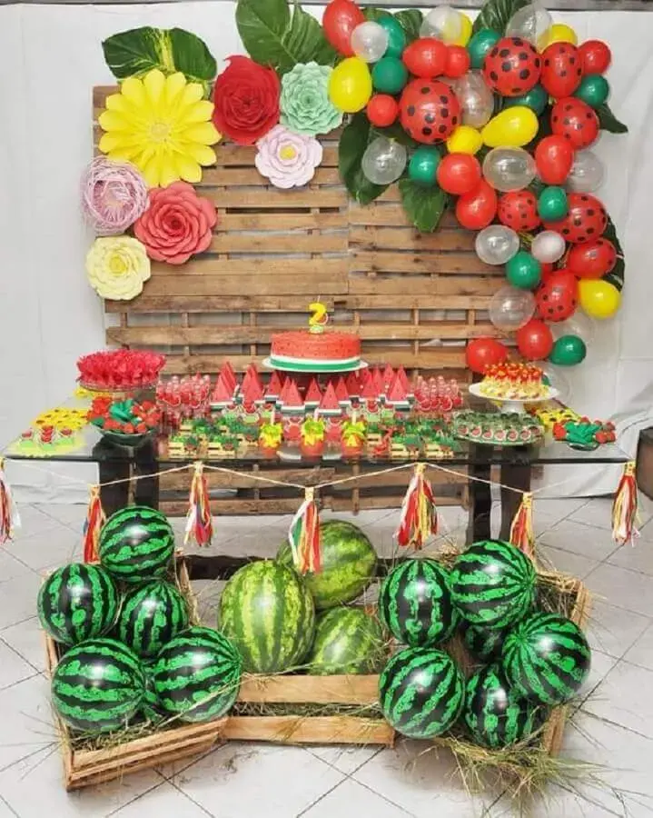 decoração de festa da magali simples e rústica Foto Pinterest