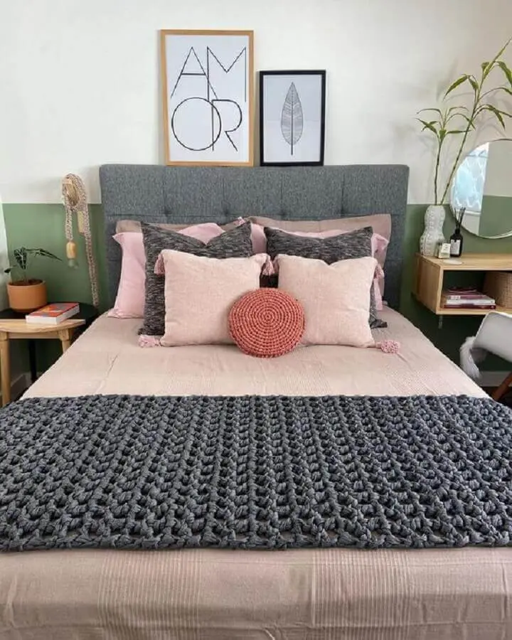 decoração simples com almofadas para camas de casal Foto Pinterest