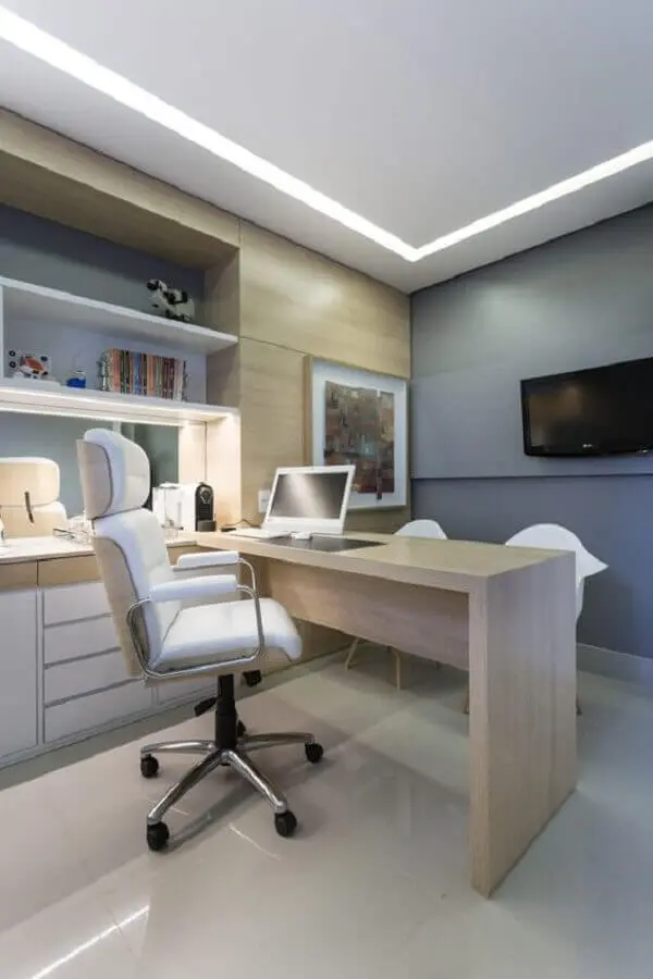 escritório planejado com cadeira de escritório confortável branca Foto Pinterest