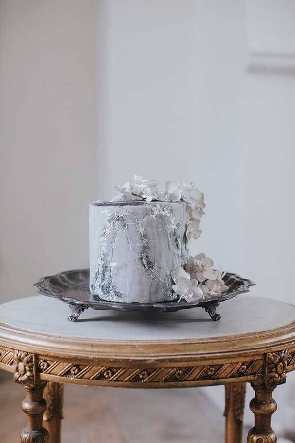 ideia de bolo moderno para bodas de cristal Foto Martha Stewart Weddings