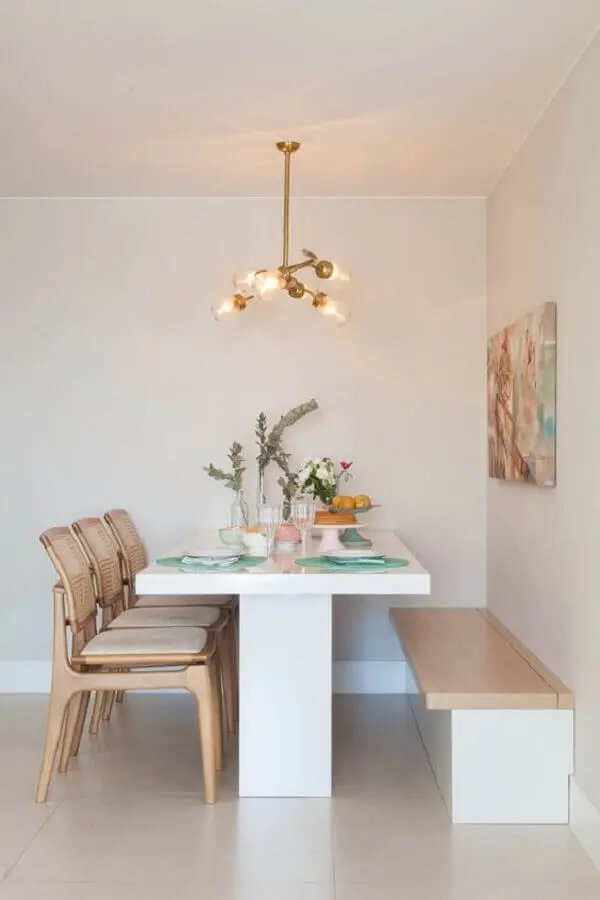 mesa de jantar com banco e cadeiras para decoração minimalista Foto MaraRamos Arquitetura e Design