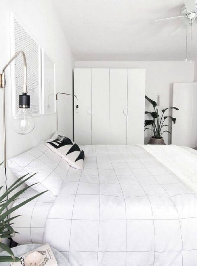 quarto branco decorado com abajur de parede minimalista Foto Futurist Architecture