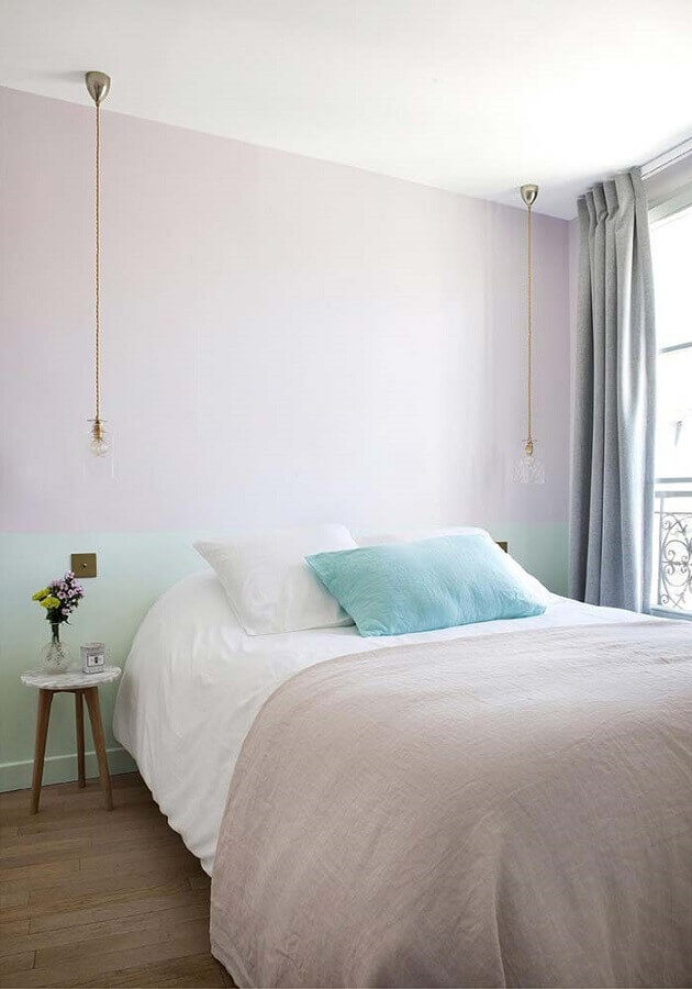 quarto minimalista decorado com almofada azul pastel Foto Pinterest